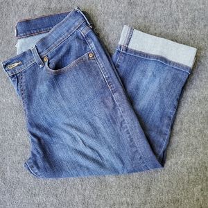 Levi's capris